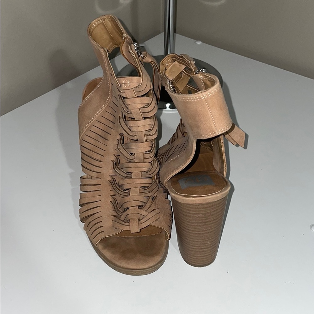 Women's Tan Heeled Sandals
